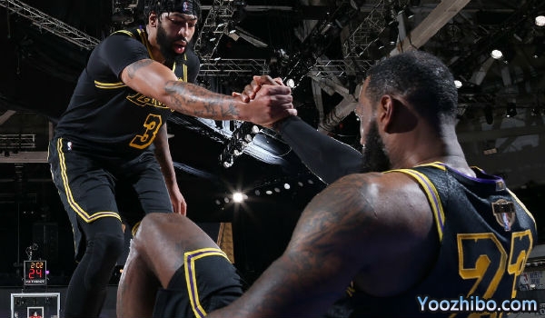 <a href=/lanqiuremen/lakers/ target=_blank class=infotextkey>湖人</a>再胜<a href=/lanqiuremen/heat/ target=_blank class=infotextkey>热火</a>大比分2-0领先